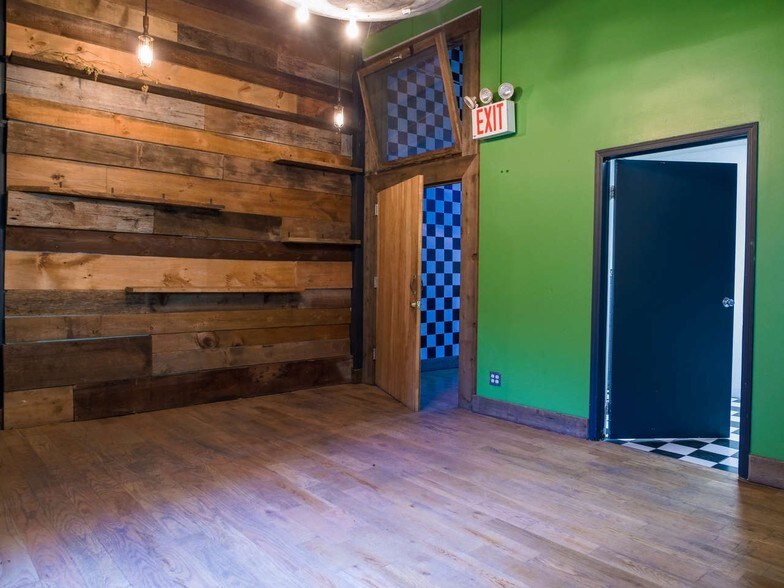 More Photos Of 25 Franklin St, Brooklyn Light Manufacturing For Lease