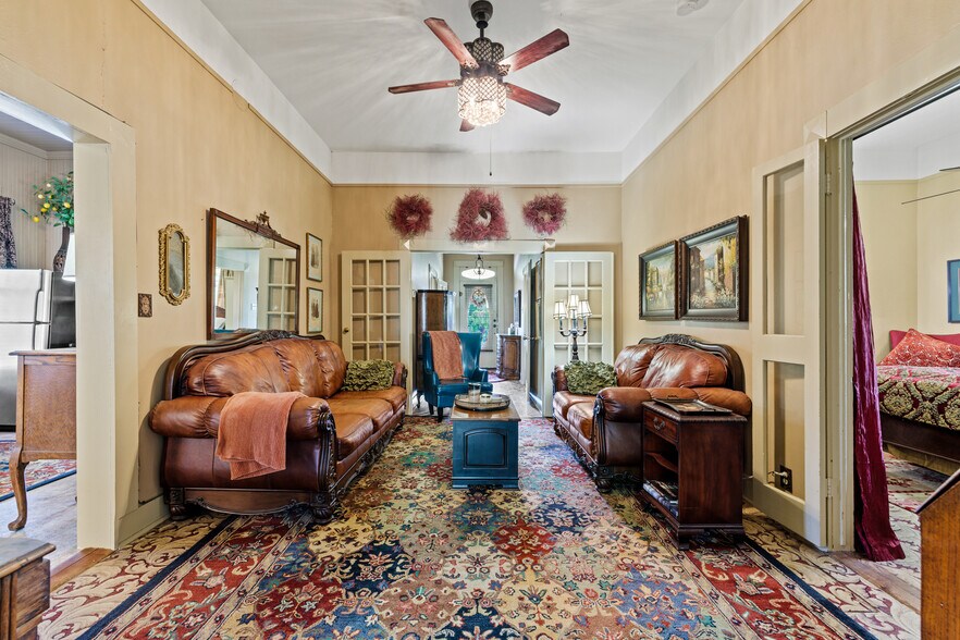 More Photos Of 303 W Austin St, Fredericksburg Office Residential For Sale