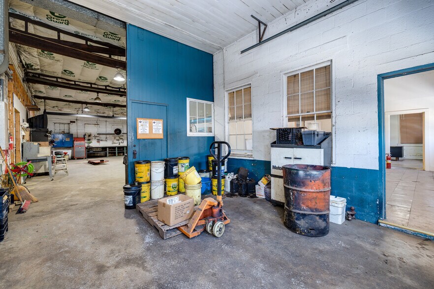 More Photos Of 164 Orchard dr, Timberville Light Distribution For Sale