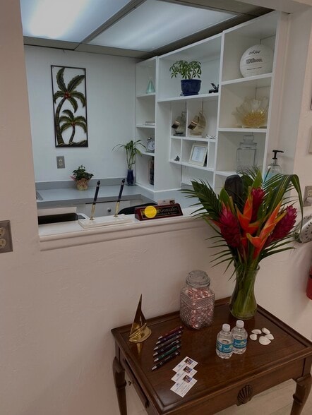 More Photos Of 2335 Tamiami Trl N, Naples Medical For Sale