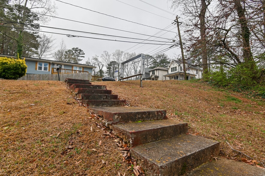 More Photos Of 2766 White Oak Dr, Decatur Religious Facility For Sale