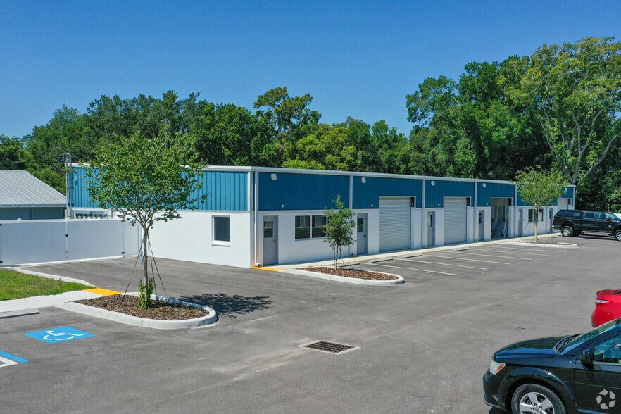 Primary Photo Of 14212 N Florida Ave, Tampa Flex For Sale