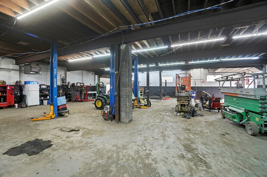 More Photos Of 603 S Broadway St, Dayton Warehouse For Sale