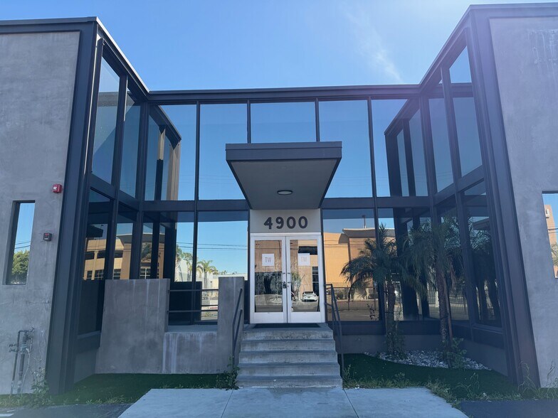 More Photos Of 4900 W 147th St, Hawthorne Service For Lease