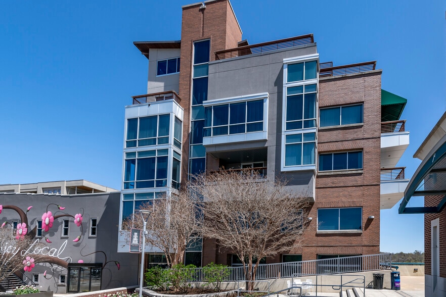 More Photos Of 5 W Mountain St, Fayetteville Apartments For Lease