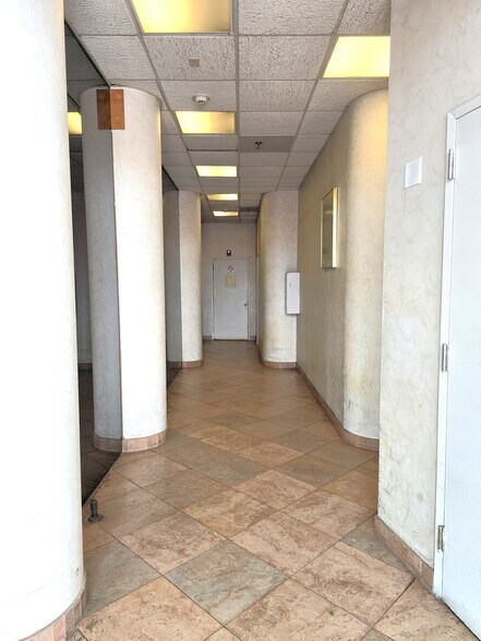 More Photos Of 212 W Park Ave, Long Beach Office For Lease
