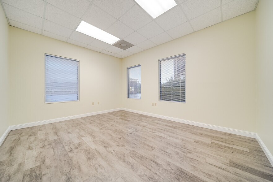 More Photos Of 180 N Belvedere Dr, Gallatin Office Residential For Lease