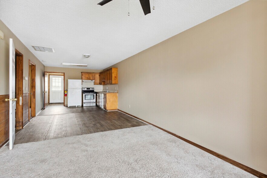 More Photos Of 124 Evergreen Trl, Cartersville Apartments For Sale