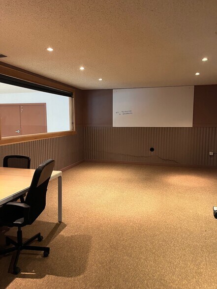 More Photos Of 580 Sunshine Ln, Reno Warehouse For Lease