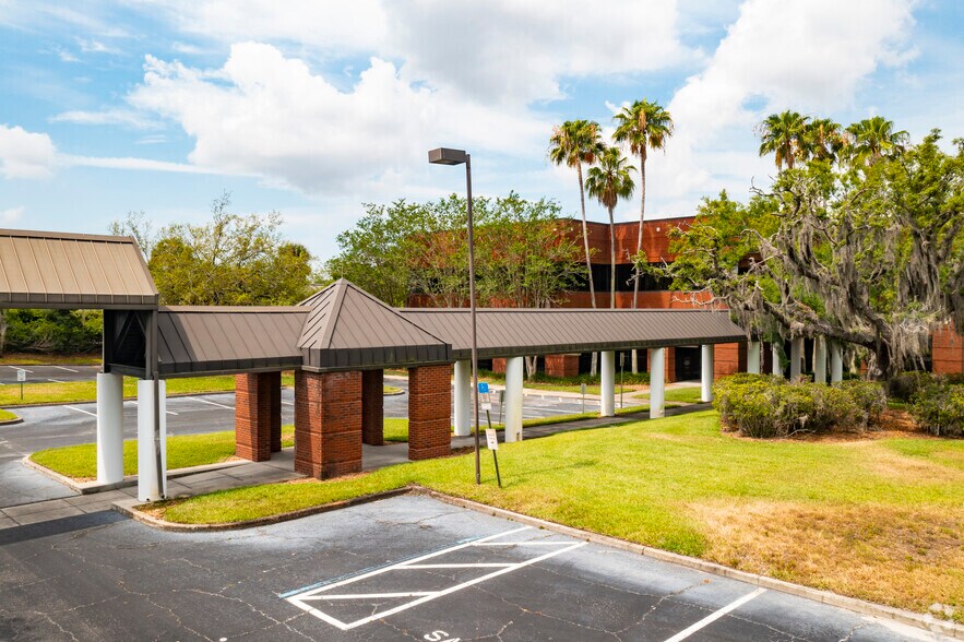 More Photos Of 3611 Queen Palm Dr, Tampa Office For Lease