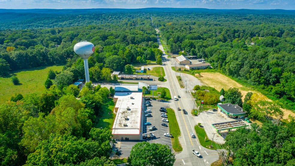 More Photos Of 3703 Taft Hwy, Signal Mountain Storefront For Sale