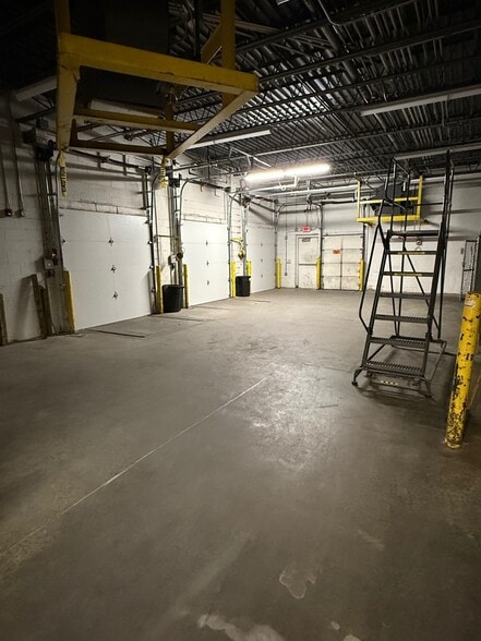 More Photos Of 2199 E State St, Hermitage Industrial For Sale