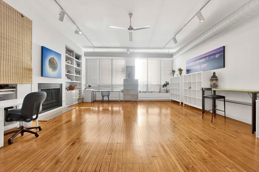 More Photos Of 711 N Milwaukee Ave, Chicago Storefront Retail Office For Sale