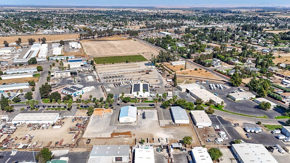 More Photos Of 240 Airpark Rd, Atwater Warehouse For Lease