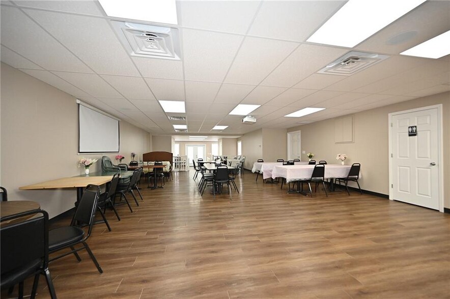 More Photos Of 203 Main St, Dearborn Restaurant For Sale