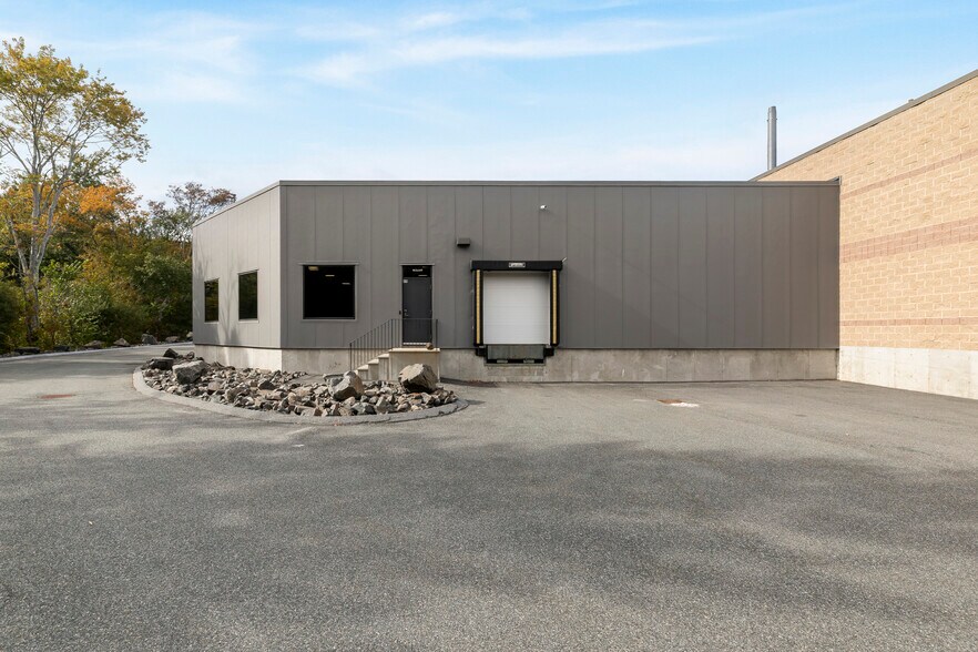 More Photos Of 1 Technology Way, Salem Industrial For Sale