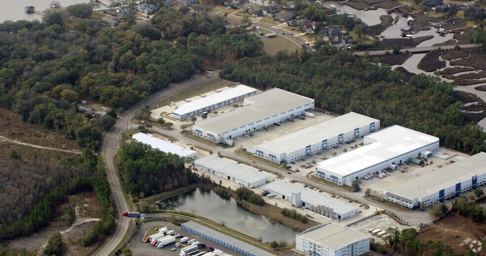More Photos Of 2615 Port Industrial Dr, Jacksonville Warehouse For Lease