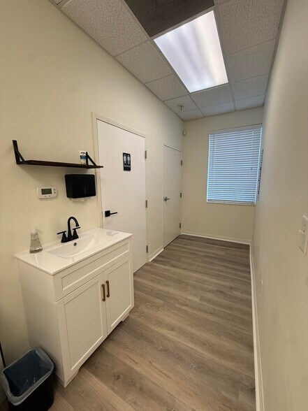 More Photos Of 2701-2703 Rew Cir, Ocoee Office Residential For Lease