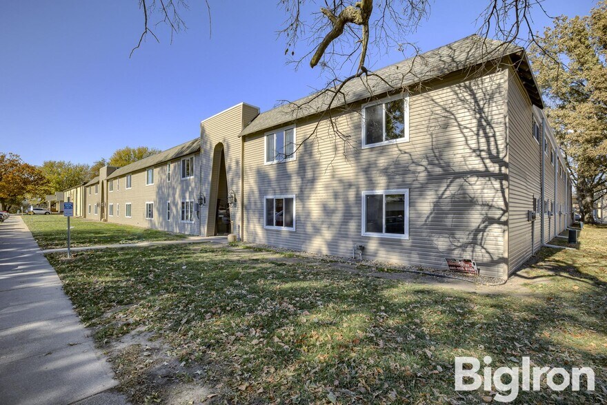 More Photos Of 633 E 10th St, York Apartments For Sale