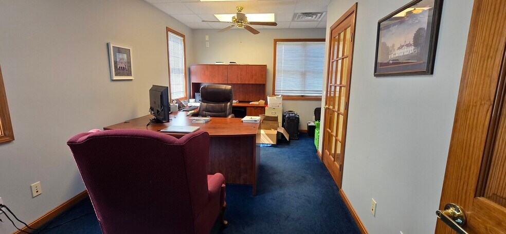 More Photos Of 1004-1010 Vivian Dr, Grafton Office For Sale