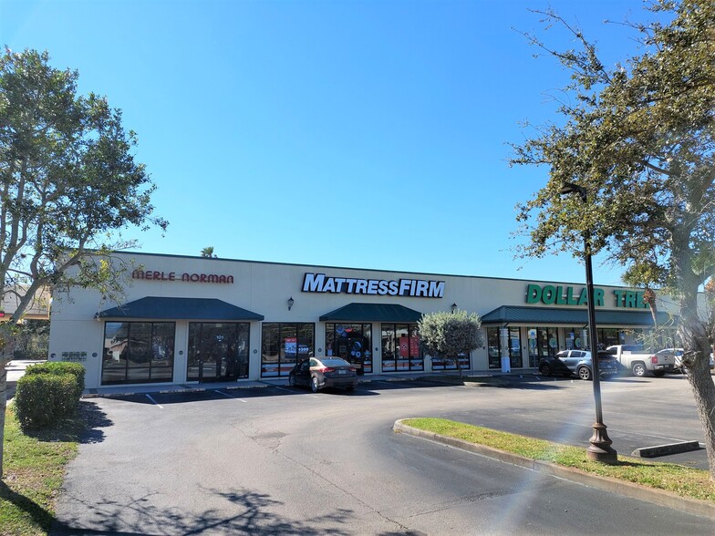 Primary Photo Of 701 21st St, Vero Beach General Retail For Lease