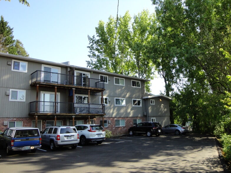 More Photos Of 4540 SW Dogwood Ln, Portland Apartments For Sale