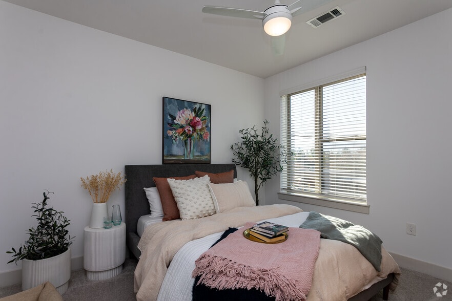 More Photos Of 145 New Bern St, Charlotte Apartments For Lease