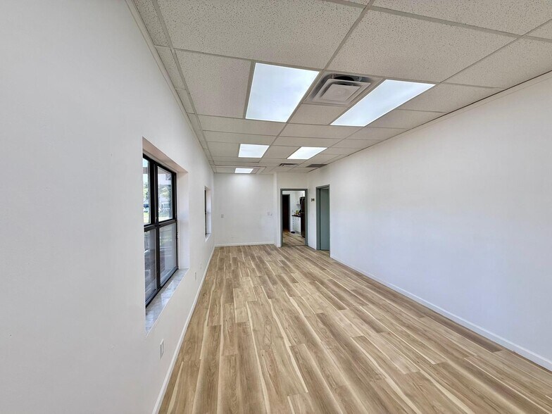More Photos Of 8431 Baymeadows Way, Jacksonville Loft Creative Space For Lease