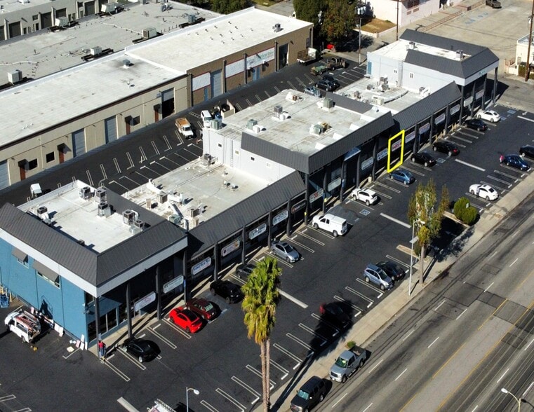 More Photos Of 8901-8941 De Soto Ave, Canoga Park Unknown For Lease
