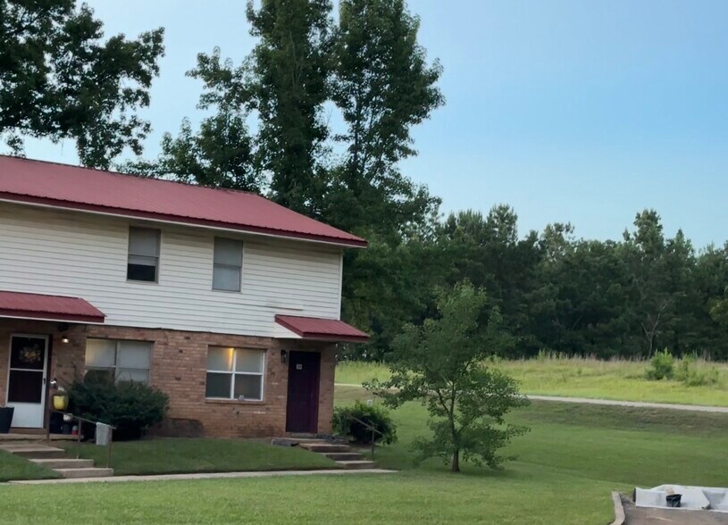 More Photos Of 1500 N Archusa Ave, Quitman Apartments For Sale