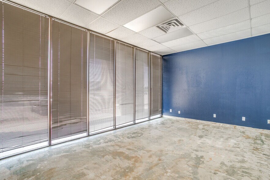More Photos Of 401 S Jim Wright Fwy, Fort Worth Unknown For Lease