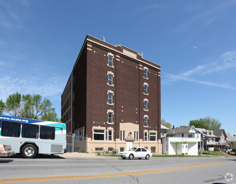 Primary Photo Of 3212 Independence Ave, Kansas City Warehouse For Sale