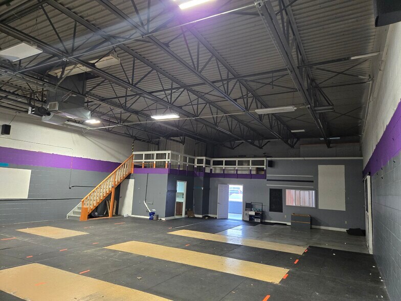 More Photos Of 22669-22687 Morelli Dr, Clinton Township Warehouse For Lease