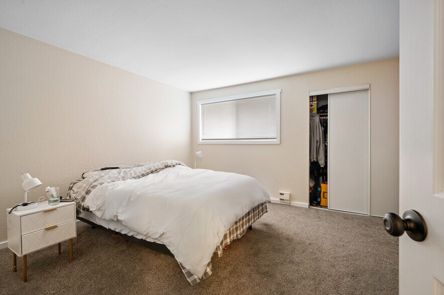 More Photos Of 20611 108th Ave SE, Kent Apartments For Sale