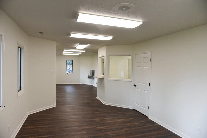 More Photos Of 1304 14th Ave SE, Decatur Medical For Lease
