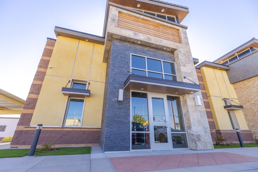 More Photos Of 1446 W Pico Ave, El Centro Medical For Lease