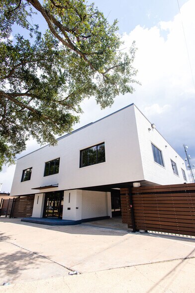 More Photos Of 8225 Westglen Dr, Houston Office For Sale