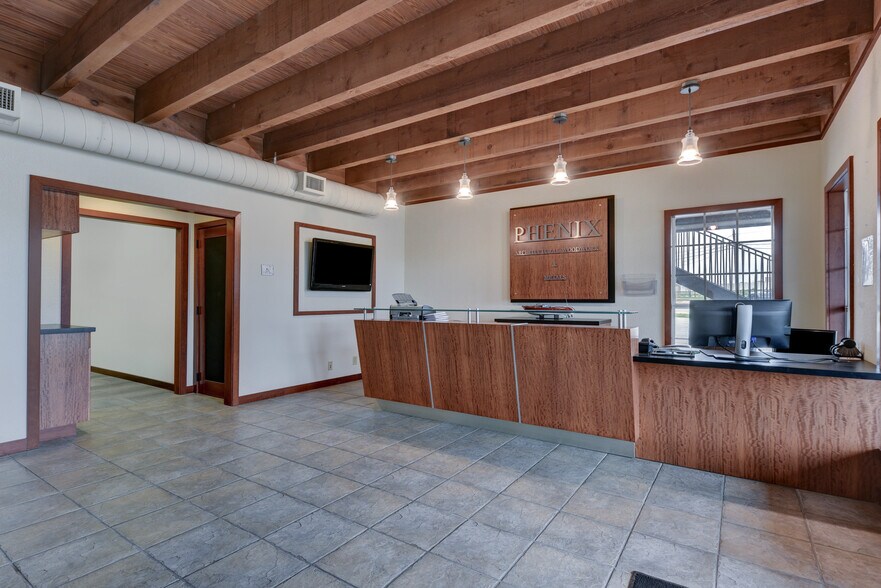 More Photos Of 5107 Monaco Cir, San Antonio Office For Sale