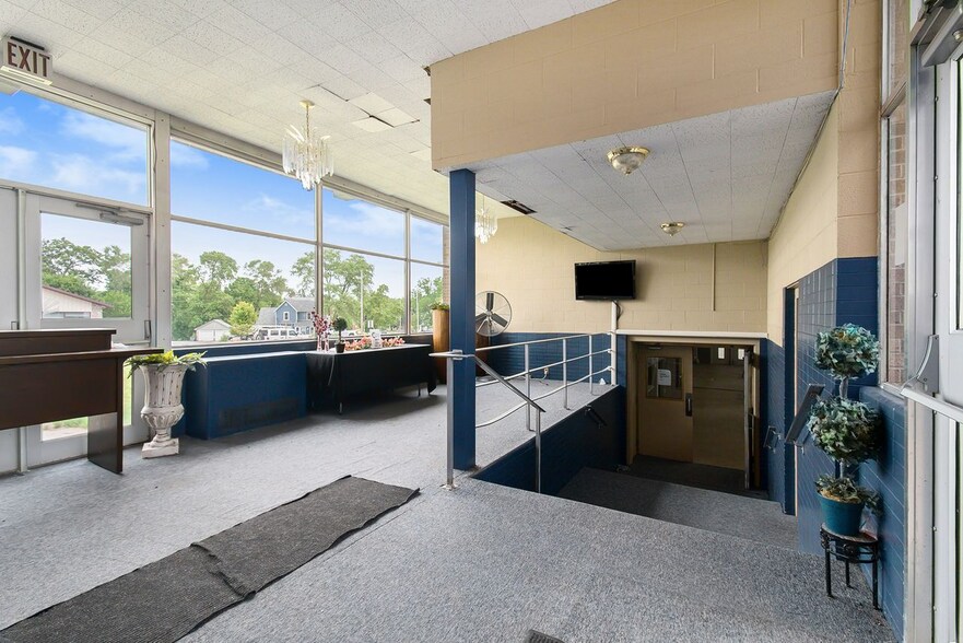 More Photos Of 485 SW Capital Ave, Battle Creek Specialty For Sale