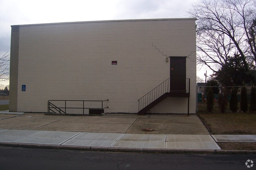 More Photos Of 330 Central Ave, Deer Park Religious Facility For Sale