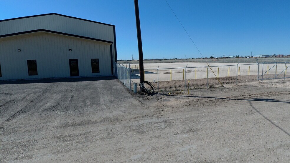 More Photos Of 1508 County Road 1105, Midland Warehouse For Lease