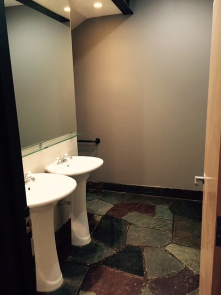 More Photos Of 1817 Church St, Evanston Loft Creative Space For Sale