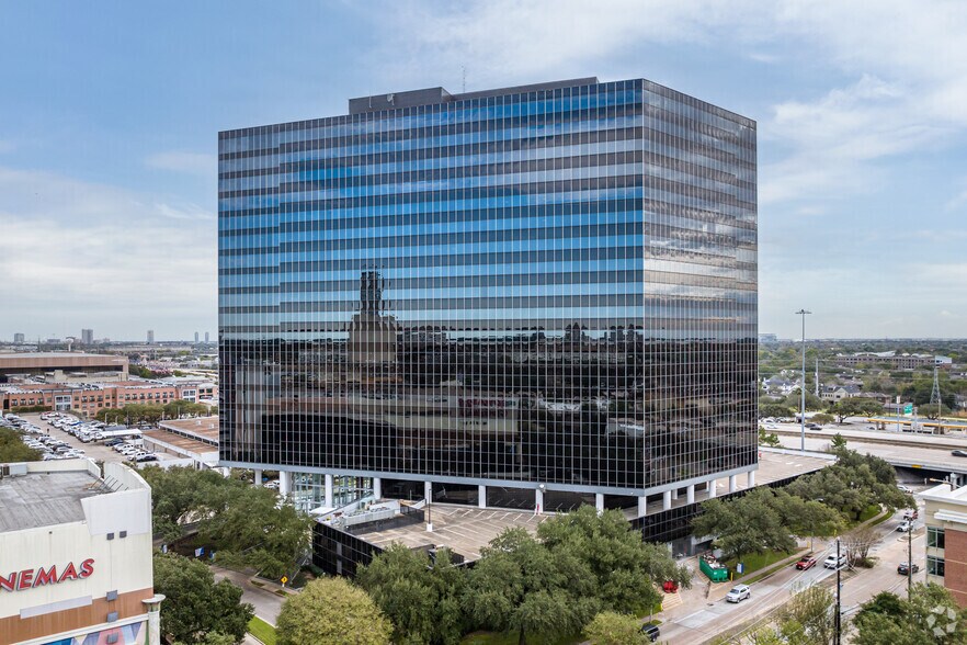 More Photos Of 24 Greenway Plz, Houston Office For Lease