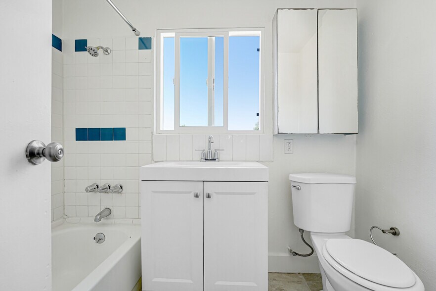 More Photos Of 832 Hyperion Ave, Los Angeles Apartments For Sale