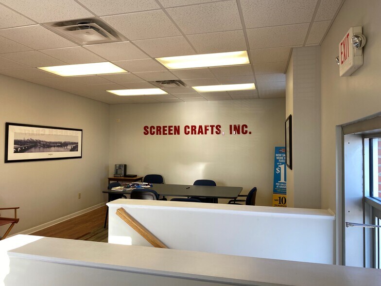 More Photos Of 2911-2915 W Moore St, Richmond Warehouse For Lease