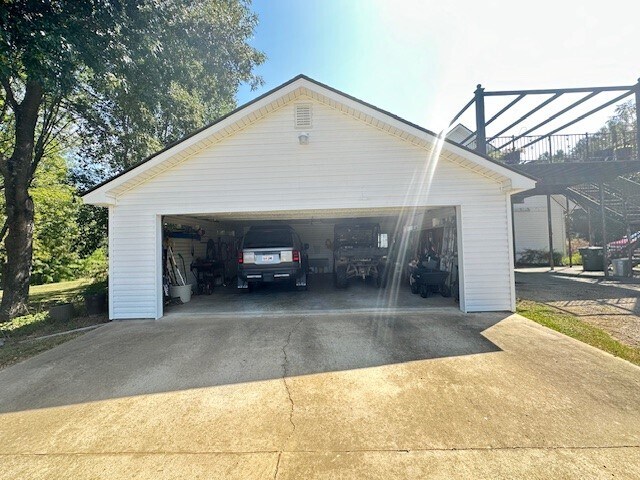 More Photos Of 920 Riser Rd, Ruston Flex For Sale