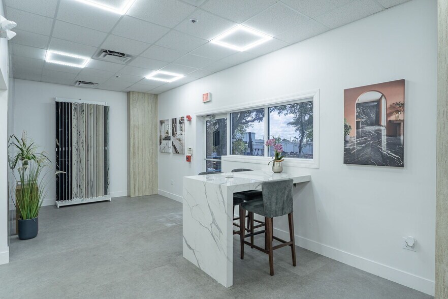 More Photos Of 3520 Old Metro Pky, Fort Myers Warehouse For Lease