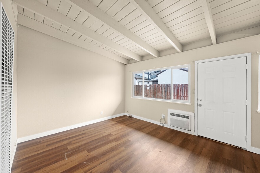 More Photos Of 2605 Albatross Way, Sacramento Apartments For Sale