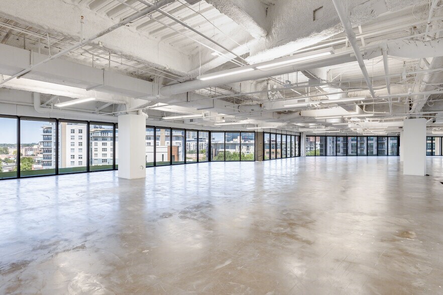 More Photos Of 3232 McKinney Ave, Dallas Office For Lease