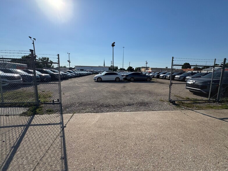 More Photos Of 416-418 Bishop Ave, Richardson Land For Sale